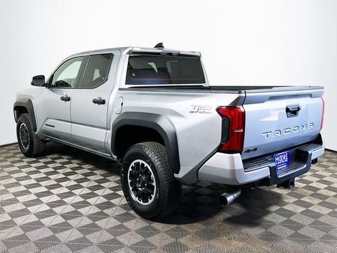 Certified 2025 Toyota Tacoma TRD Off-Road AWD/4WD image 6
