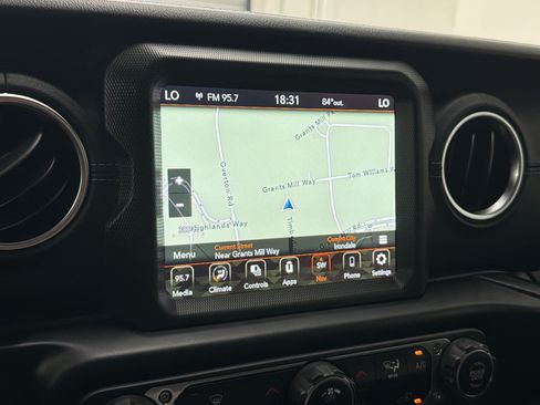 Used 2022 Jeep Wrangler Unlimited Rubicon 4xe AWD/4WD image 15