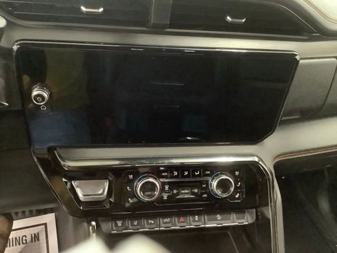 Used 2024 GMC Sierra 3500 AT4 w/ AT4 Premium Plus Package AWD/4WD image 18
