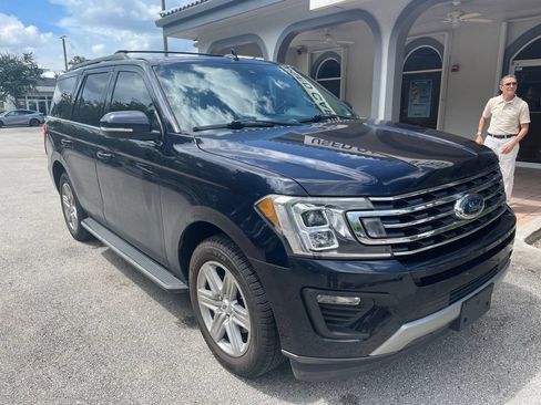 Used 2021 Ford Expedition XLT RWD image 2