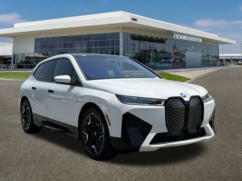 Used 2025 BMW iX M60 image 2