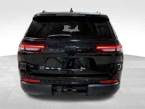 Used 2023 Jeep Grand Cherokee L Limited w/ Black Appearance Package image 5