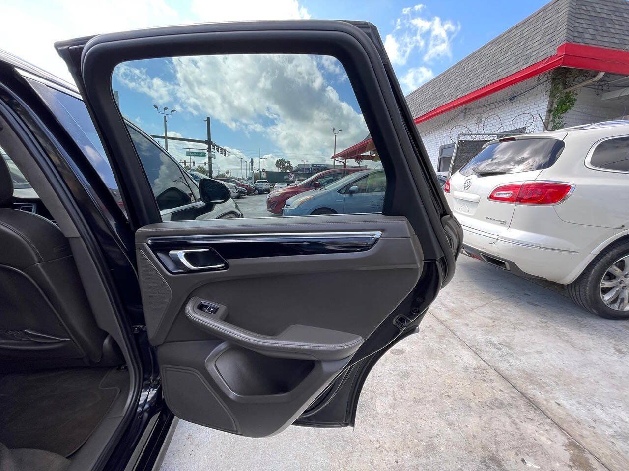 Used 2015 Porsche Macan Turbo w/ Premium Package Plus AWD/4WD image 13