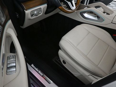 Certified 2022 Mercedes-Benz GLS 450 4MATIC image 7