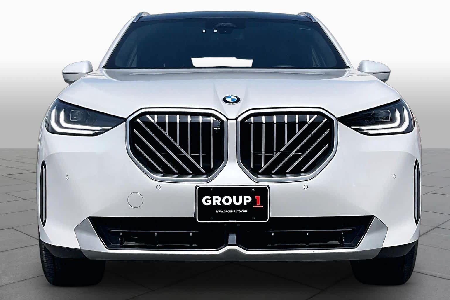 Used 2025 BMW X3 xDrive30i w/ Premium Package AWD/4WD image 3