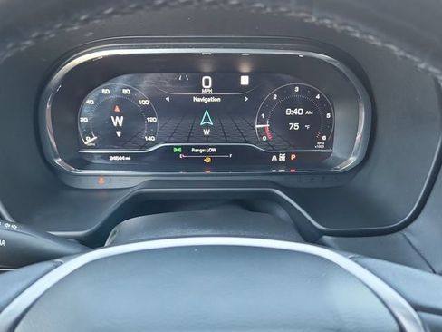 Used 2022 GMC Yukon XL SLT w/ SLT Luxury Package AWD/4WD image 10