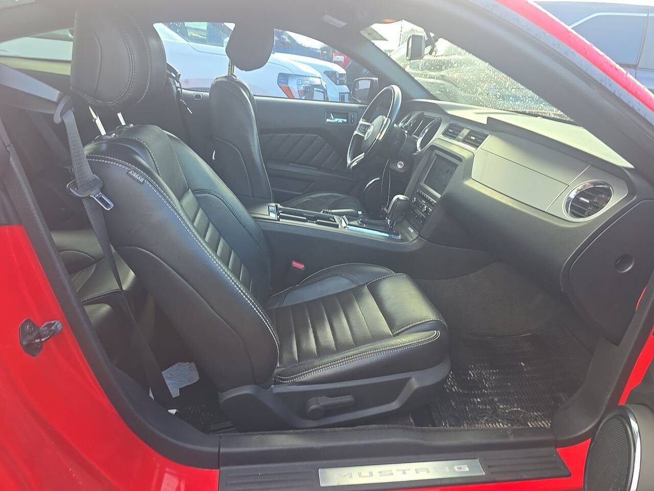Used 2013 Ford Mustang Premium w/ Electronics Pkg RWD image 2
