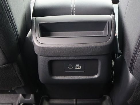 Used 2025 Nissan Pathfinder S image 24