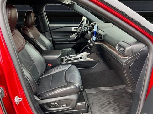 Used 2020 Ford Explorer Platinum w/ Premium Technology Package image 15