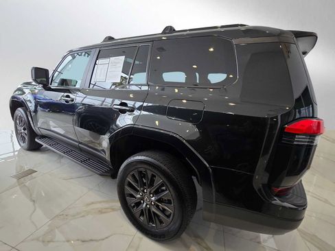 Used 2024 Lexus GX 550 w/ Cold Area Package AWD/4WD image 7
