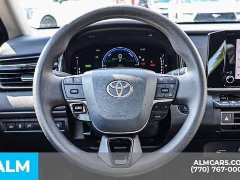 Used 2025 Toyota Camry LE FWD image 30