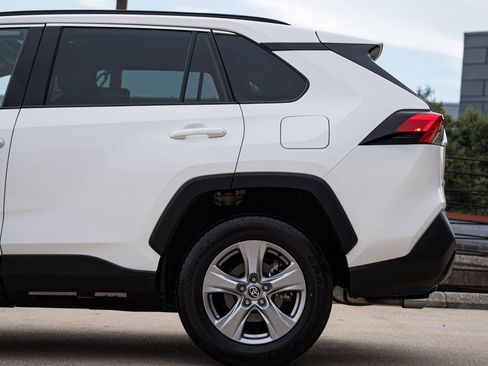 Used 2025 Toyota RAV4 XLE w/ Convenience Package AWD/4WD image 4