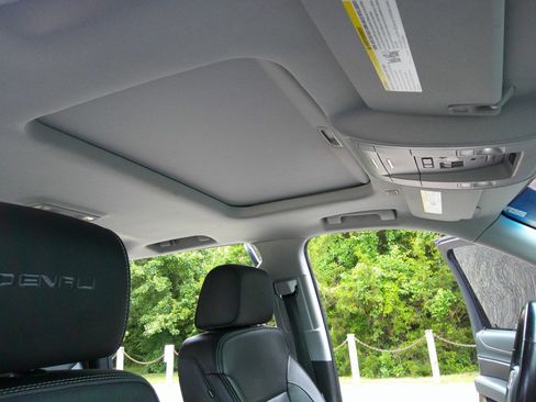 Used 2019 GMC Yukon XL Denali AWD/4WD image 41