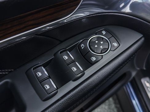 Used 2019 Ford Explorer Limited w/ Ford Safe & Smart Package image 32