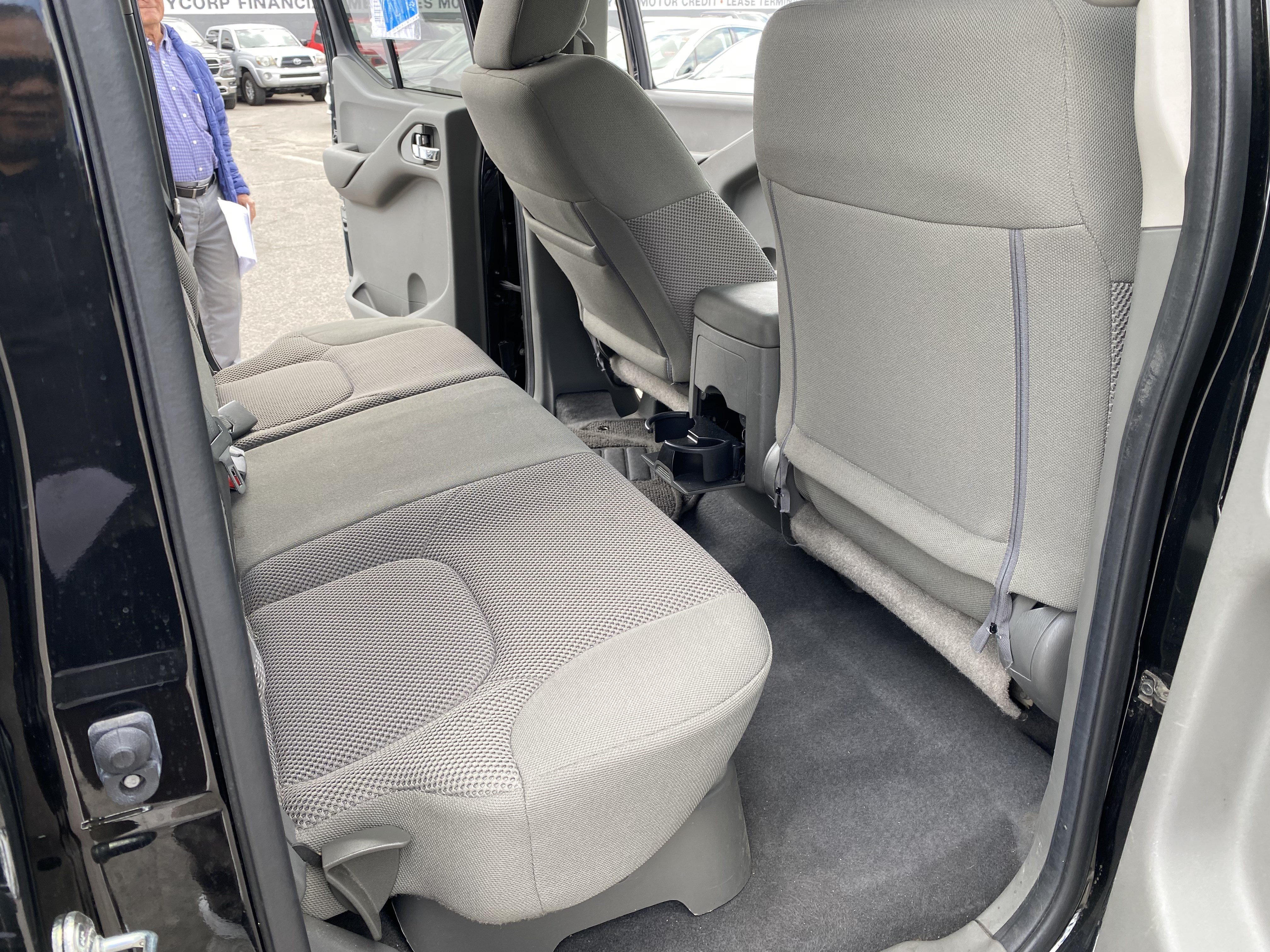 Used 2020 Nissan Frontier SV RWD image 14