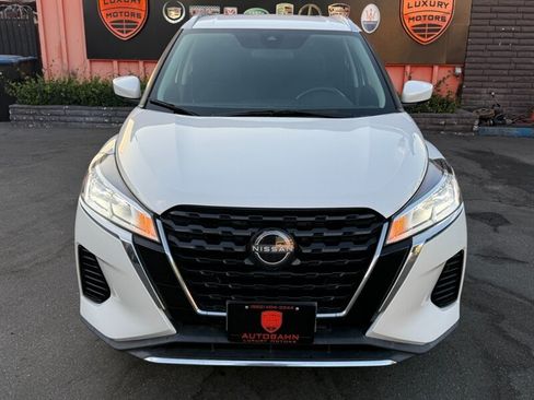 Used 2022 Nissan Kicks SV FWD image 3