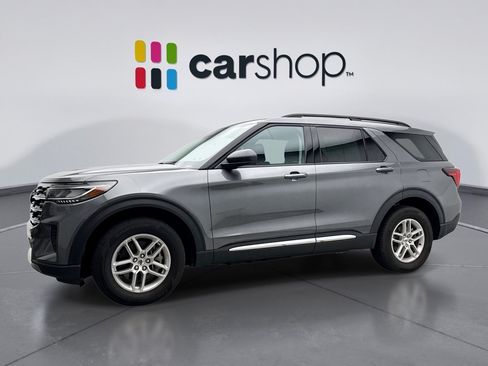 Used 2025 Ford Explorer Active AWD/4WD image 1