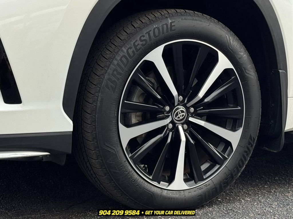 Used 2021 Toyota Highlander XSE FWD image 13