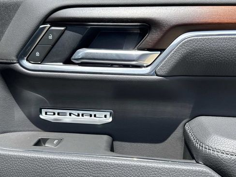 Used 2025 GMC Sierra 1500 Denali image 21