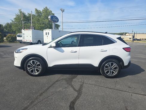 Used 2022 Ford Escape SEL image 3