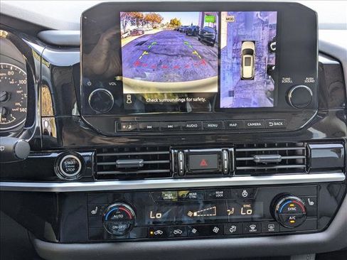 Used 2024 Nissan Pathfinder SL w/ SL Premium Package image 15