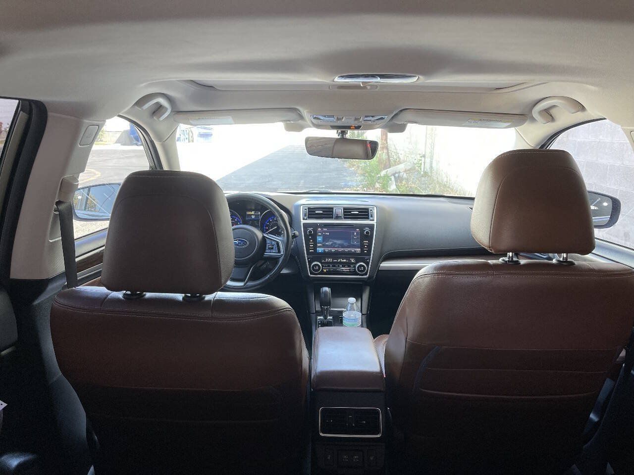 Used 2019 Subaru Outback 3.6R Touring w/ Popular Package #3A AWD/4WD image 10
