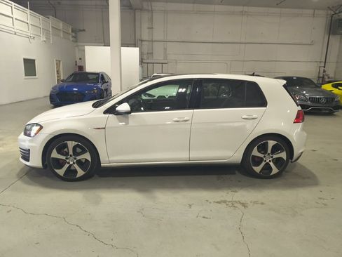 Used 2016 Volkswagen GTI SE w/ Lighting Package (SEL) FWD image 2