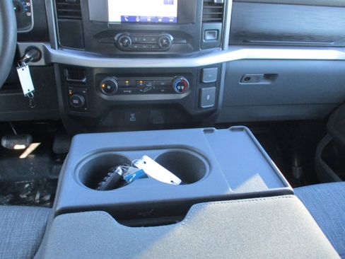 Used 2022 Ford F150 XLT image 35