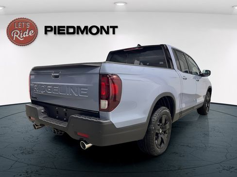 New 2026 Honda Ridgeline Black Edition image 4
