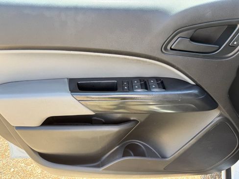 Used 2018 Chevrolet Colorado W/T AWD/4WD image 11