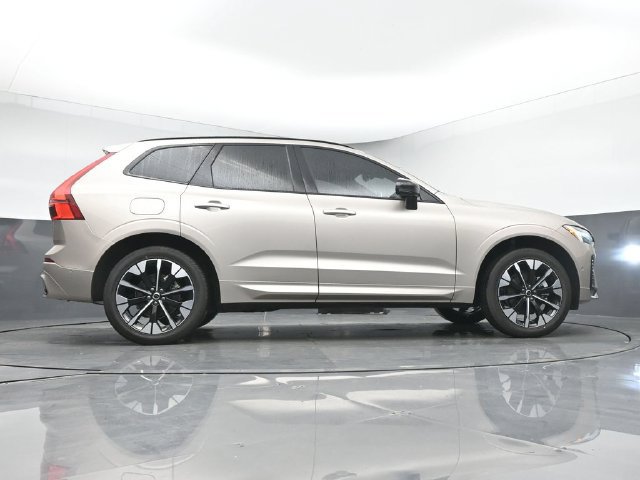 New 2026 Volvo XC60 B5 Plus w/ Protection Package Premier AWD/4WD image 43