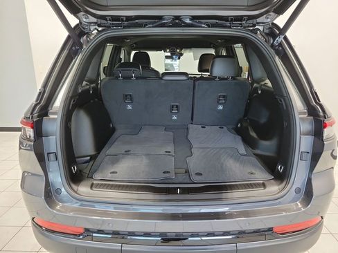 Used 2025 Jeep Grand Cherokee Altitude image 14