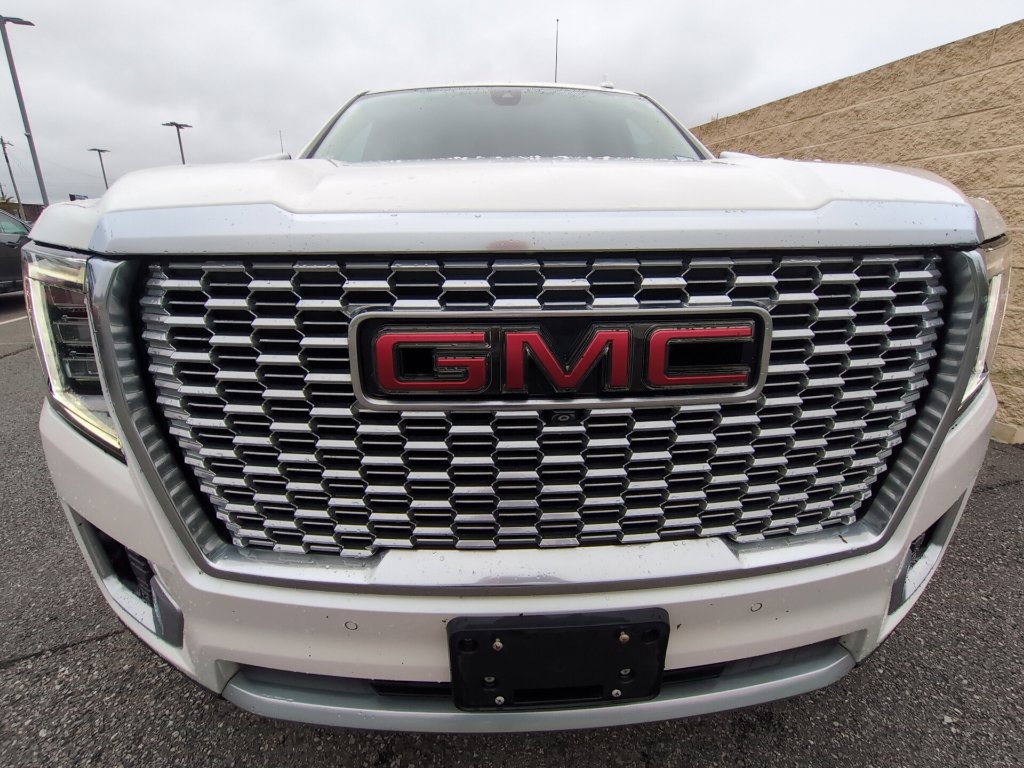 Used 2021 GMC Yukon XL Denali w/ Denali Premium Package RWD image 2