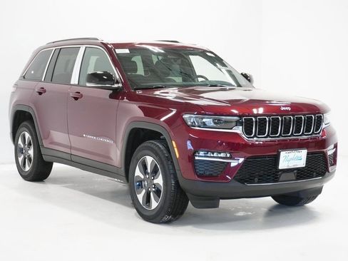 Used 2024 Jeep Grand Cherokee Limited 4xe w/ Luxury Tech Group II image 4