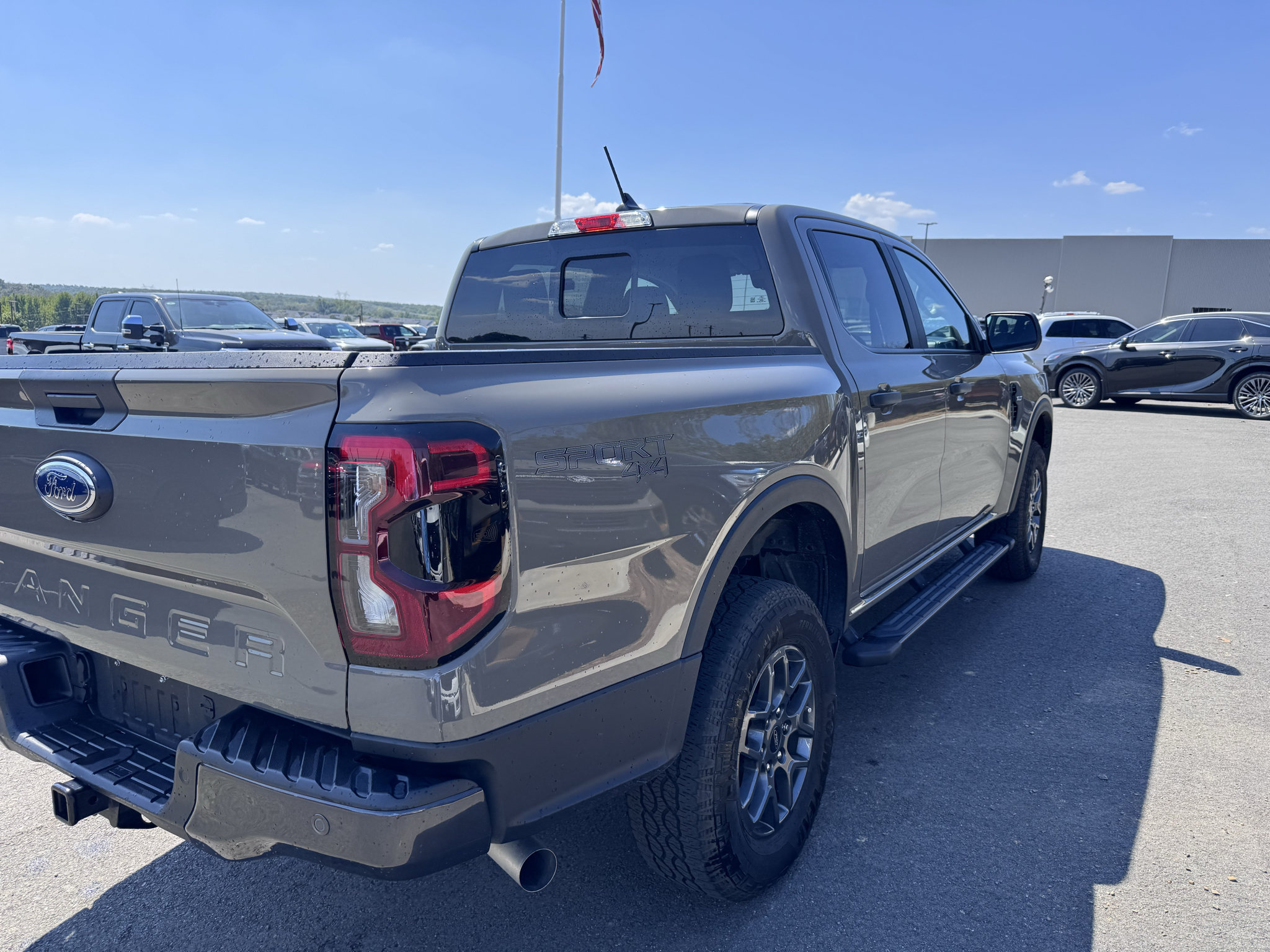 Used 2025 Ford Ranger XLT w/ Trailer Tow Package AWD/4WD image 5