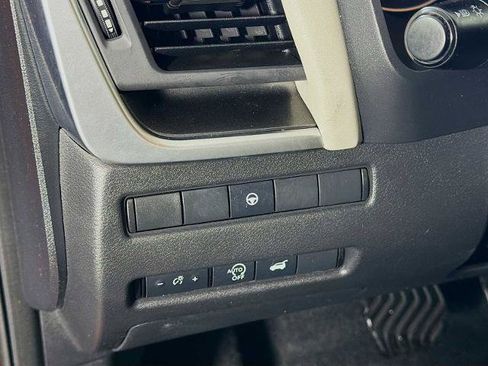 Certified 2025 Nissan Rogue SV AWD/4WD image 8