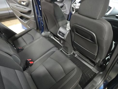 Used 2024 GMC Terrain SLE AWD/4WD image 13
