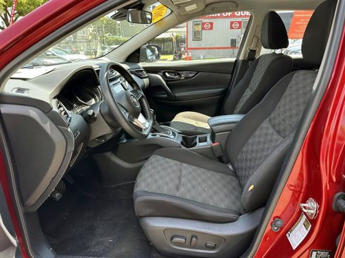 Certified 2019 Nissan Rogue Sport SV AWD/4WD image 13