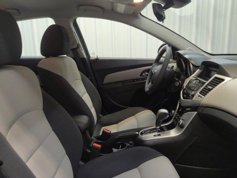 Used 2016 Chevrolet Cruze LS FWD image 21