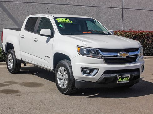Used 2019 Chevrolet Colorado LT w/ LT Convenience Package image 3
