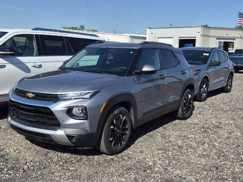 Used 2023 Chevrolet TrailBlazer LT w/ Convenience Package FWD image 1