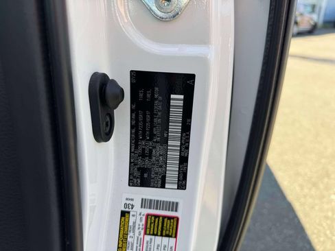 Used 2025 Toyota Sienna LE w/ LE Plus Package AWD/4WD image 13