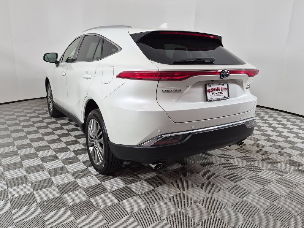 Used 2022 Toyota Venza XLE AWD/4WD image 5