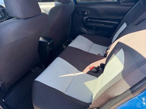 Used 2015 Toyota Prius C Three image 9