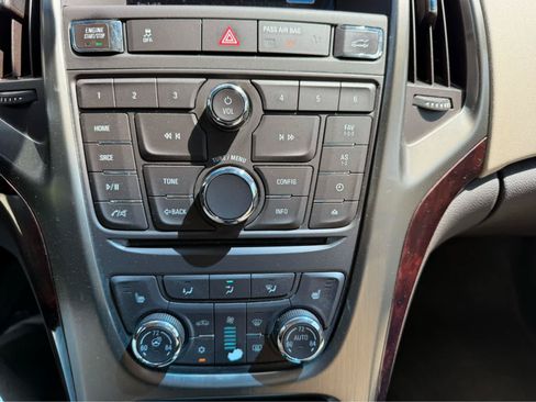 Used 2012 Buick Verano Leather FWD image 25