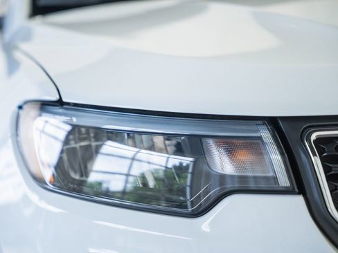 Used 2023 Jeep Compass Latitude image 15