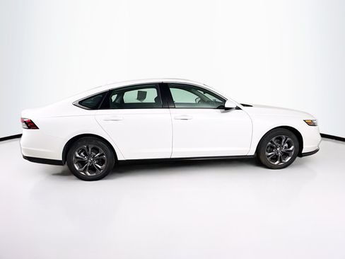 Used 2024 Honda Accord EX image 2
