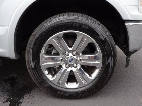 Used 2019 Ford F150 Lariat w/ Equipment Group 502A Luxury image 14