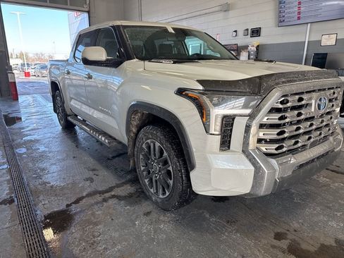 Used 2023 Toyota Tundra Limited image 3