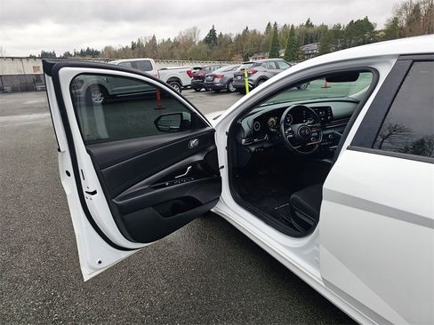 Used 2021 Hyundai Elantra SEL w/ Convenience Package image 19